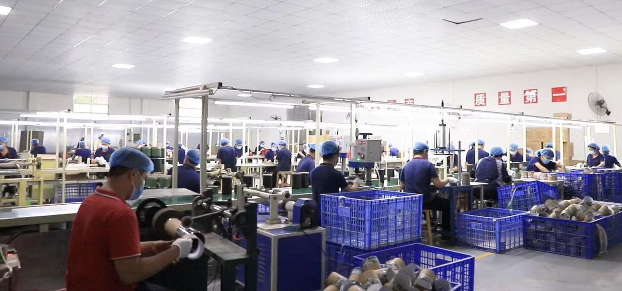 Dongguan Yongjian Paper Products Co., Ltd linha de produção do fabricante