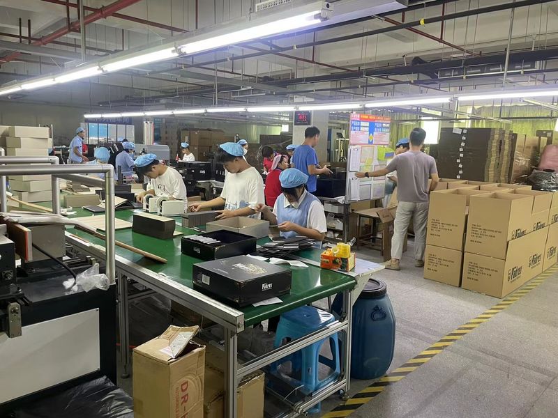 Dongguan Yongjian Paper Products Co., Ltd linha de produção do fabricante